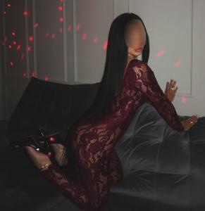 651941366: Chica busca chico en Barcelona