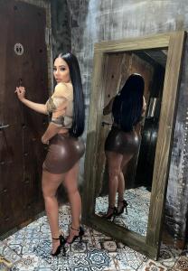 614808056: Chica busca chico en Sevilla