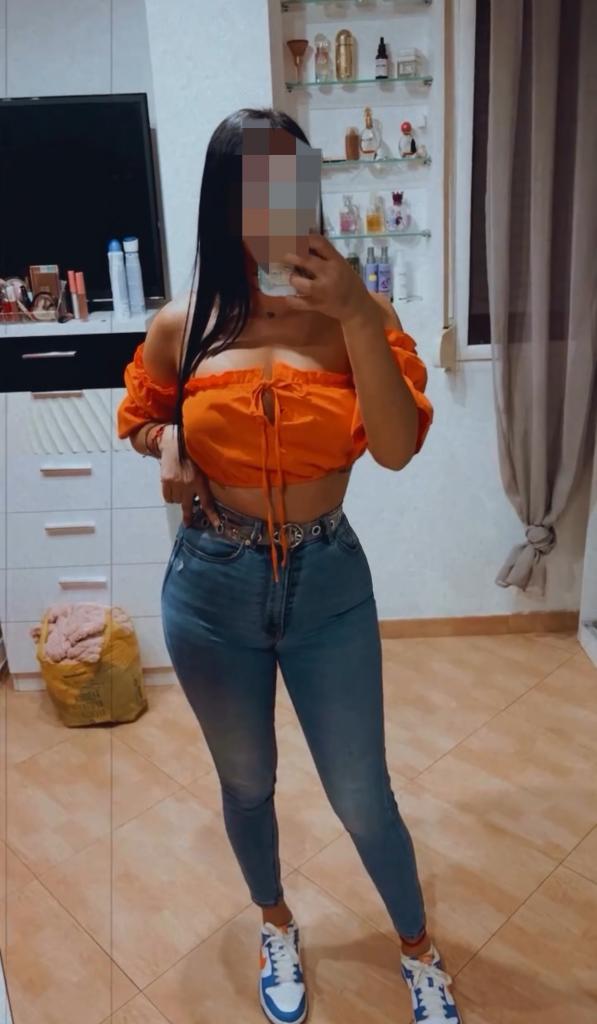 Chica busca chico en Cádiz: 