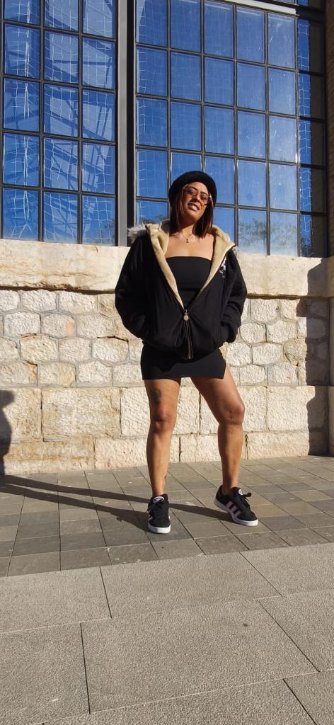 Chica busca chico en Tenerife: 