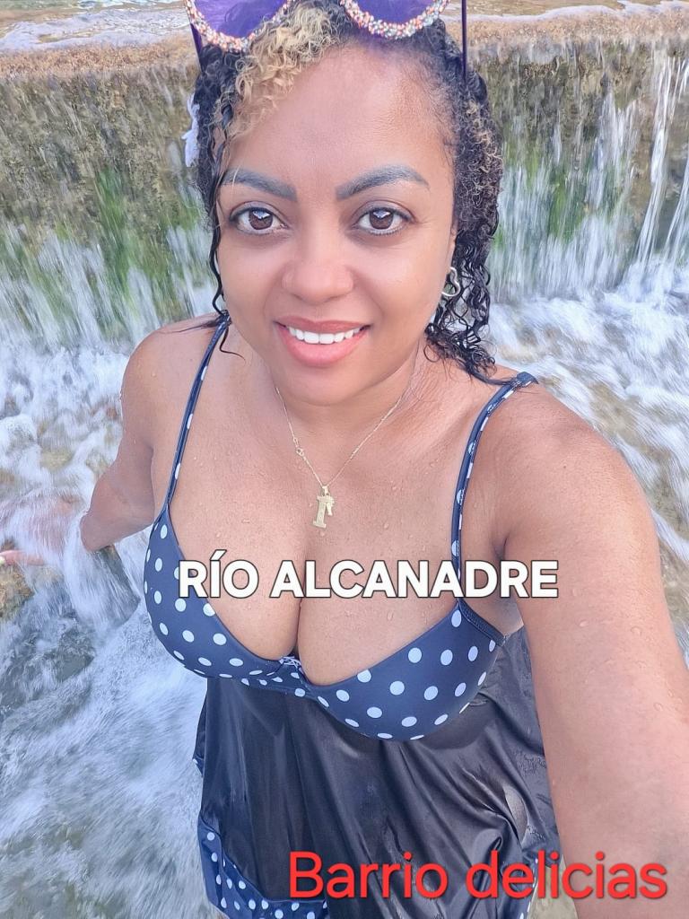 689739268: Chica busca chico en Zaragoza