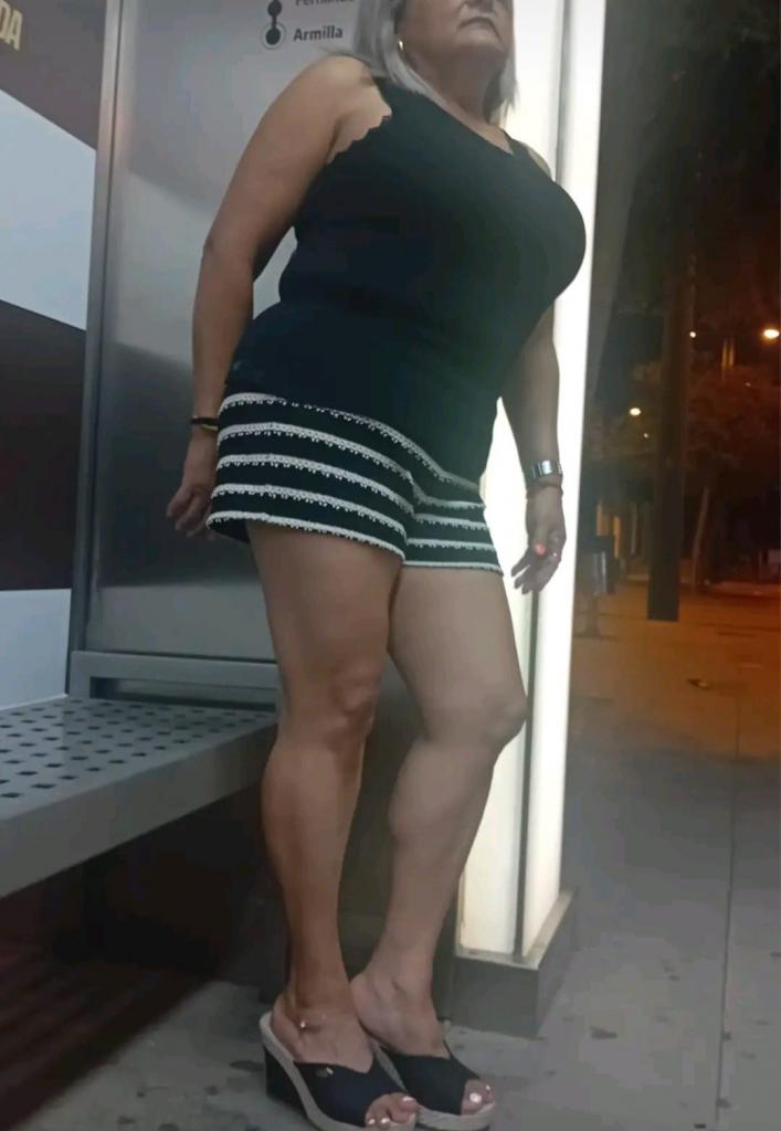 Chica busca chico en Granada: 