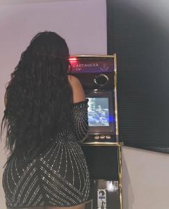 697368248: Chica busca chico en Barcelona