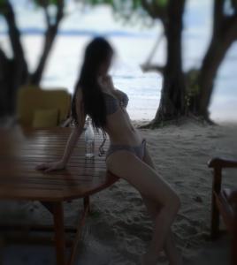 614206455: Chica busca chico en Madrid