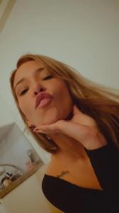612215788: Chica busca chico en Málaga