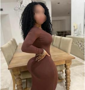 647078496: Chica busca chico en Granada