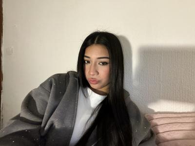 613717489: Chica busca chico en Barcelona