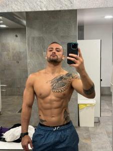 692592475: Chico busca chica en Barcelona