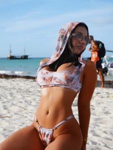 632983487: Chica busca chico en Ibiza