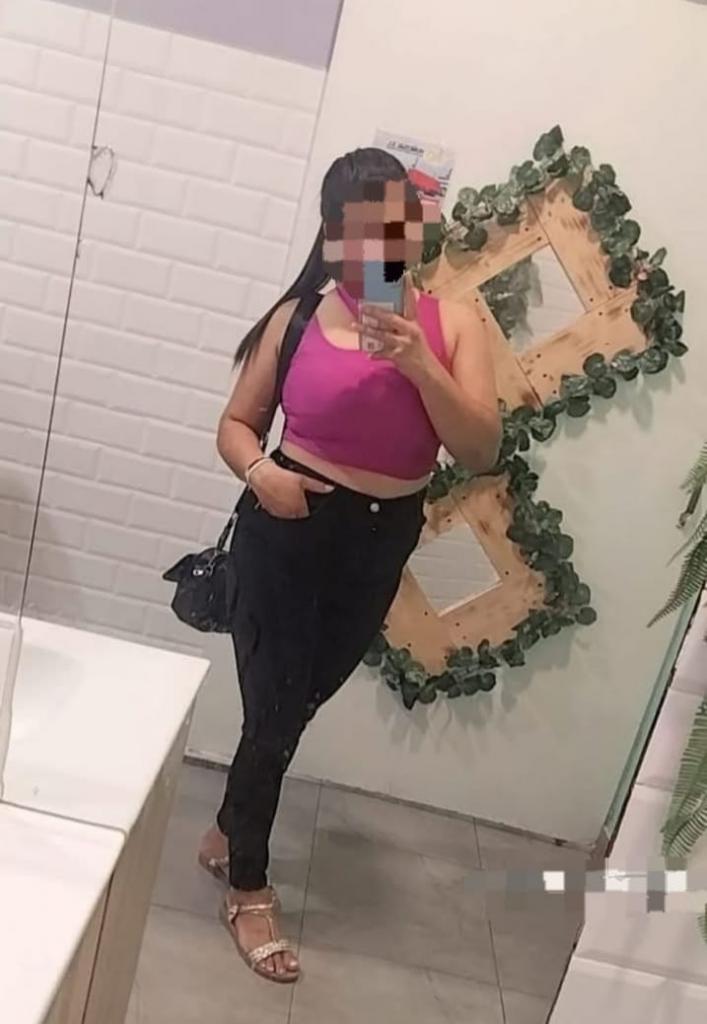 745077279: Chica busca chico en Madrid