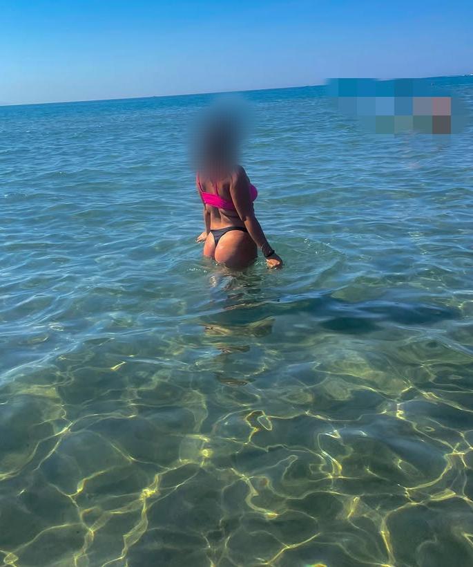 662922974: Chica busca chico en Sevilla