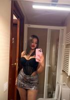 743093046: Chica busca chico en Madrid