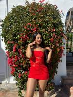 613803928: Chica busca chico en Barcelona