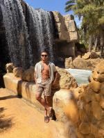 692592475: Chico busca chica en Barcelona