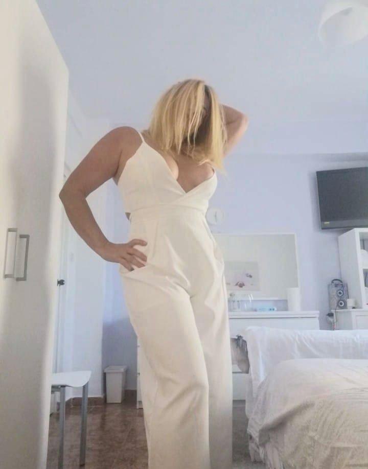 Chica busca chico en Tenerife: 