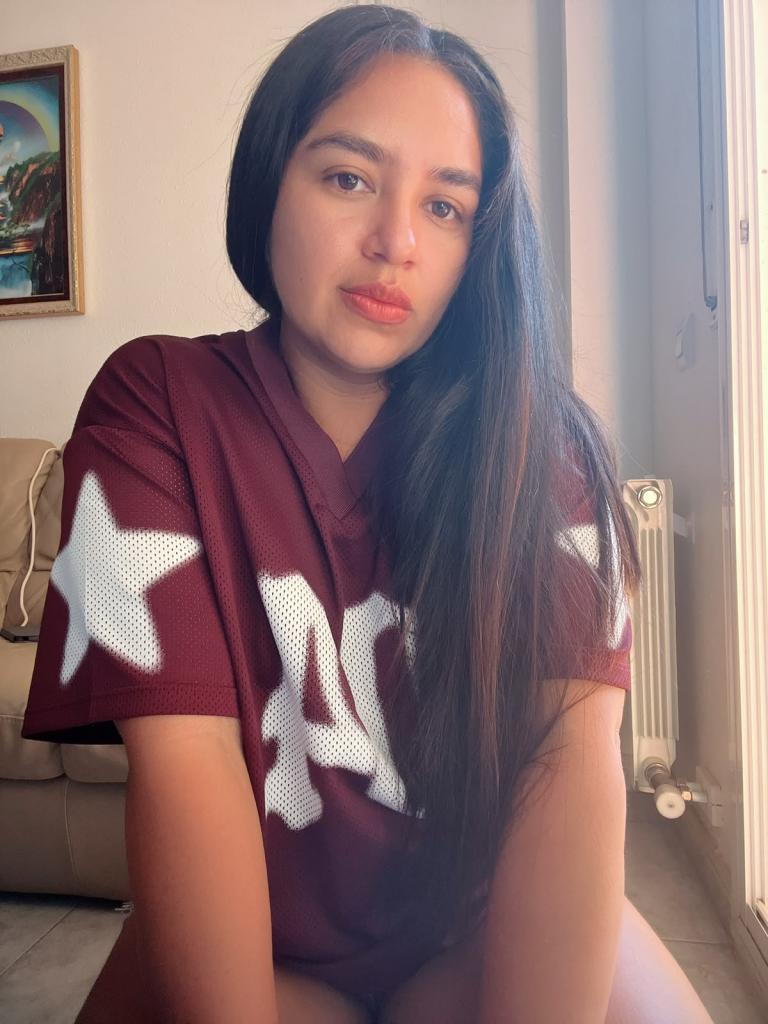 612261026: Chica busca chico en Barcelona