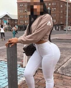 647219380: Chica busca chico en León