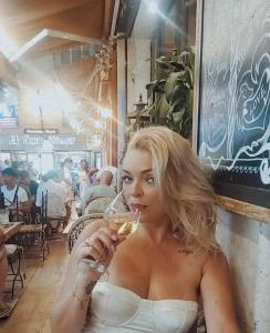 Chica busca chico en Almería: 
