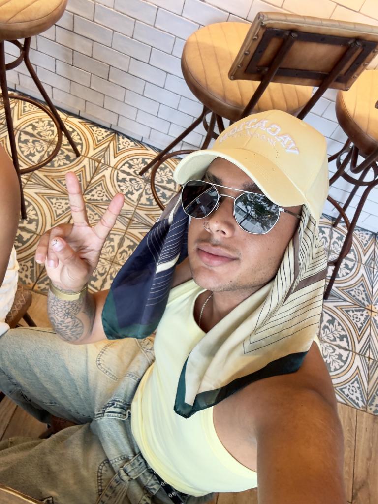 Chico busca chica en Cádiz: 