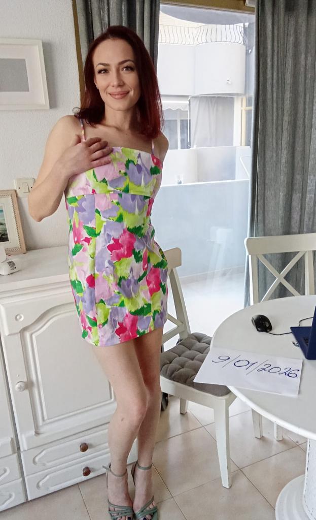 677946855: Chica busca chico en Alicante