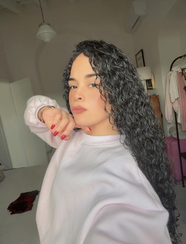 671950300: Chica busca chico en Sevilla