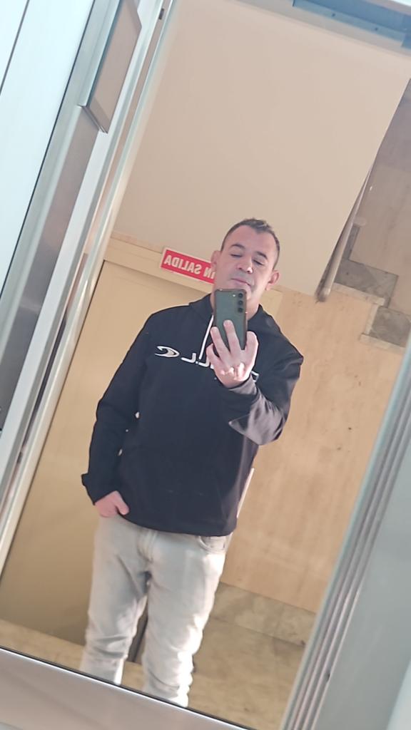 635474220: Chico busca chica en Madrid