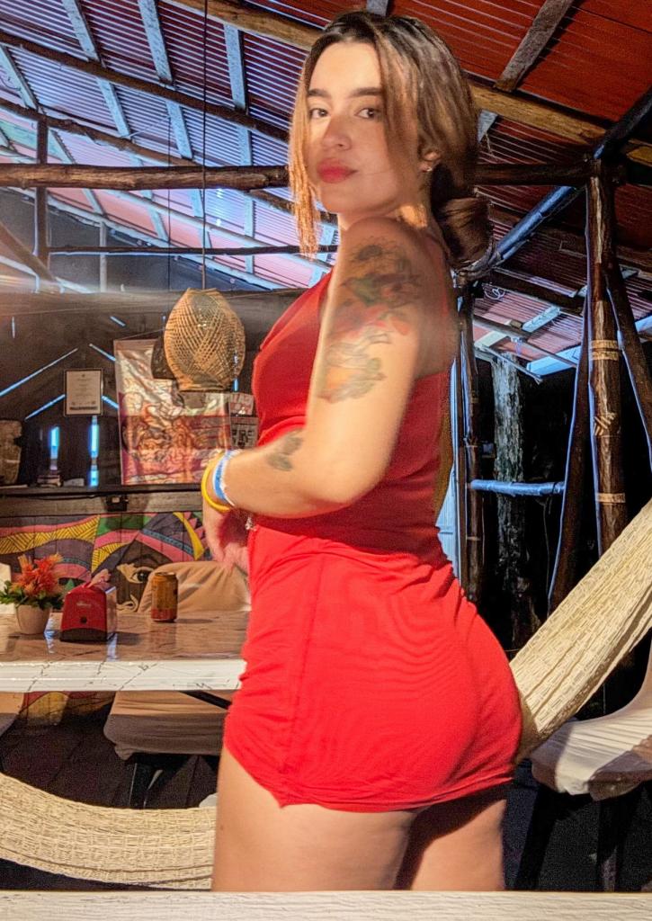 631623086: Chica busca chico en Barcelona