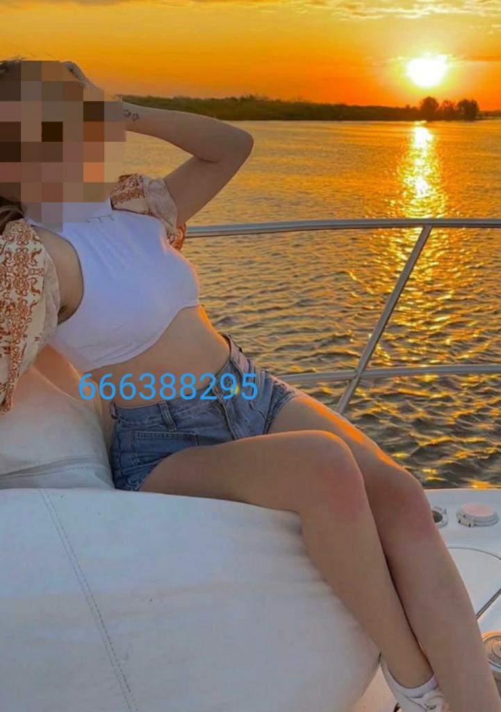 666388295: Chica busca chico en Barcelona