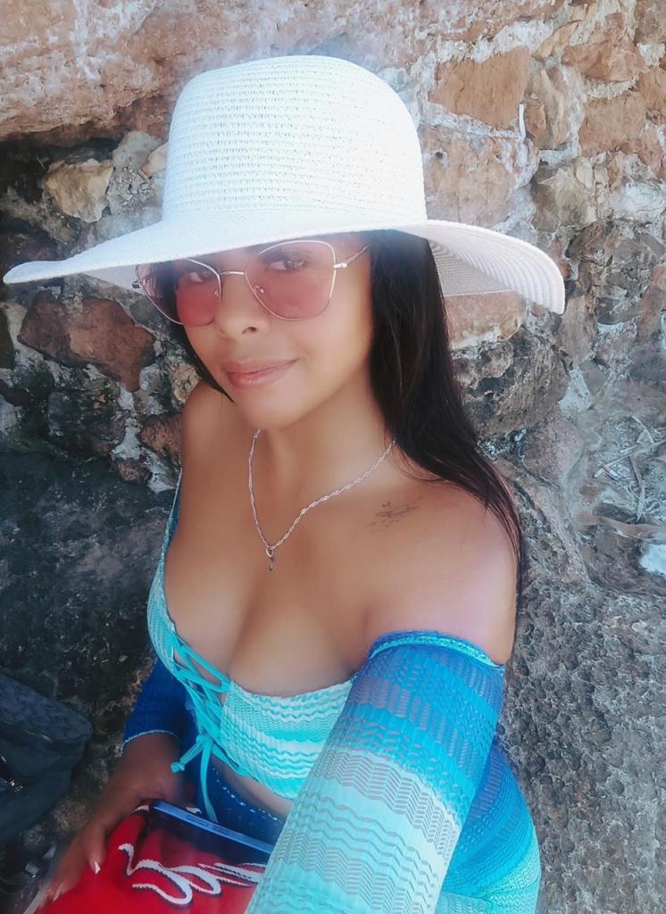 Chica busca chico en Ibiza: 