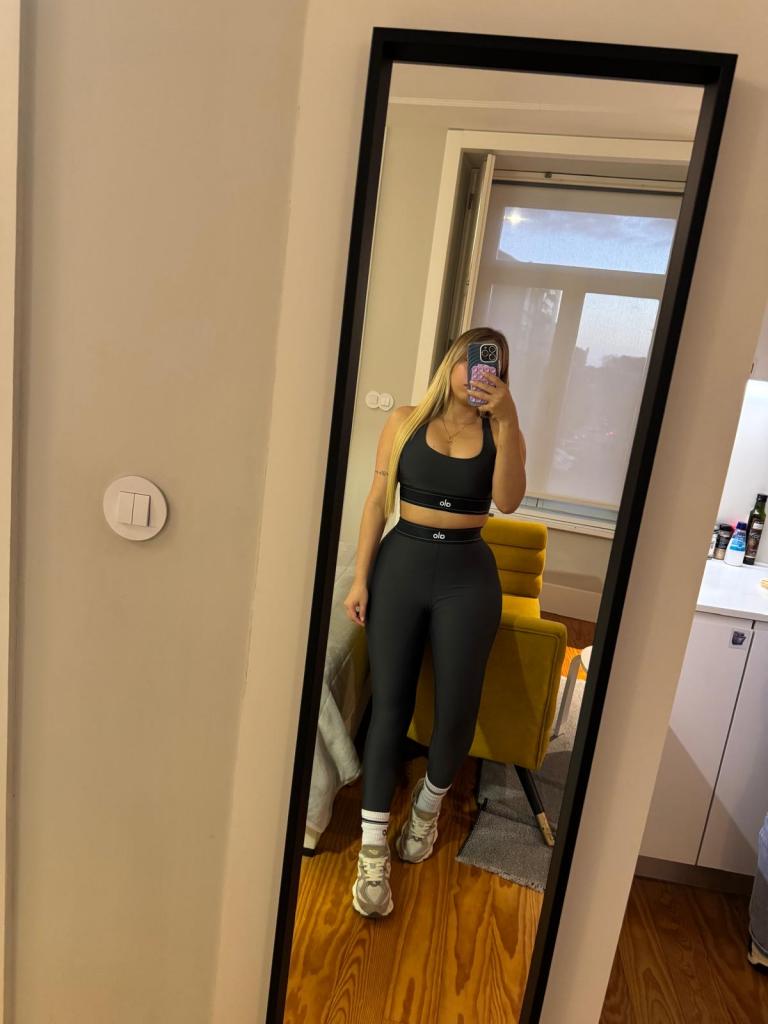 671947813: Chica busca chico en Sevilla