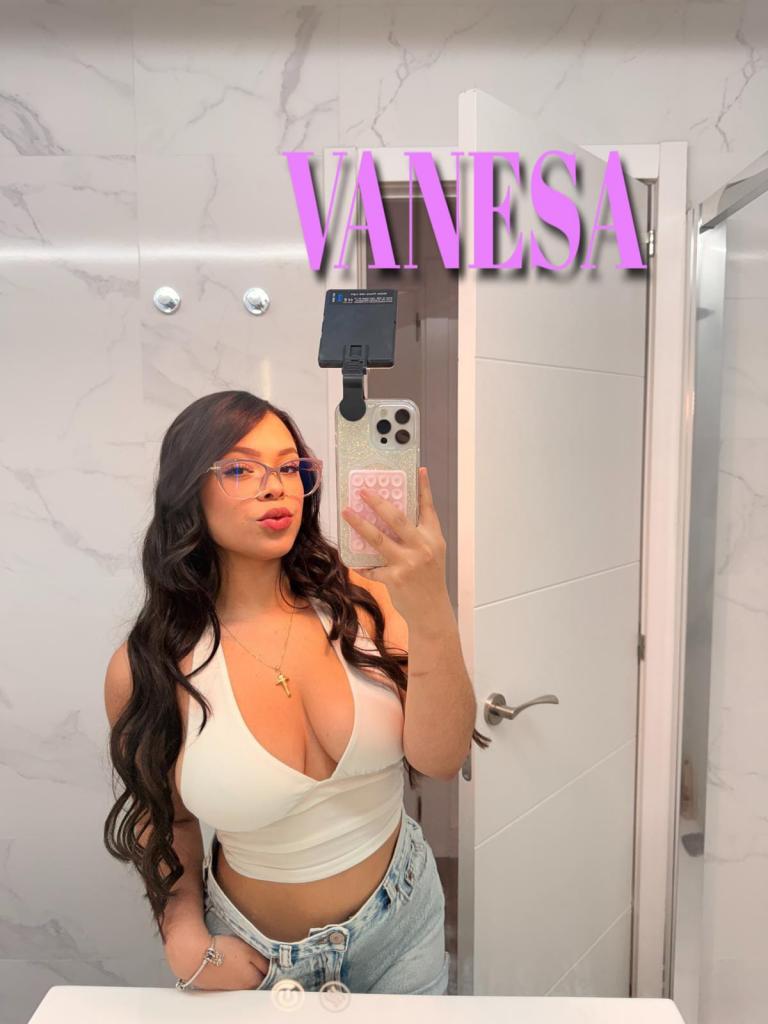 661168954: Chica busca chico en Madrid