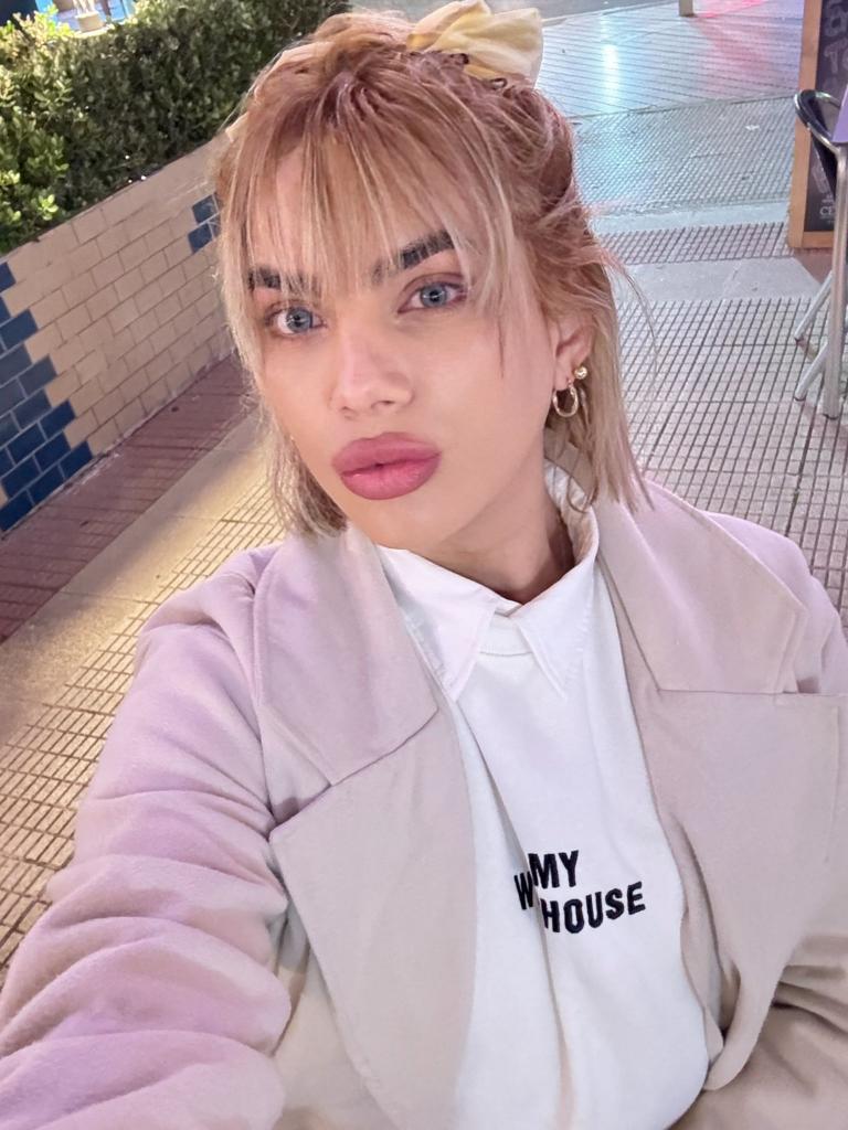 607212118: Travesti en Cádiz