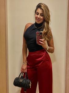 664410571: Chica busca chico en Granada