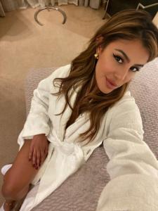 664410571: Chica busca chico en Granada