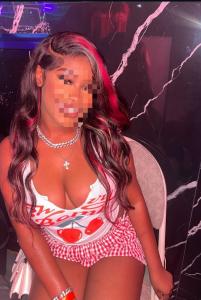 633082079: Chica busca chico en Pontevedra