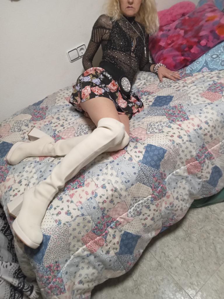 603704683: Chica busca chico en Murcia