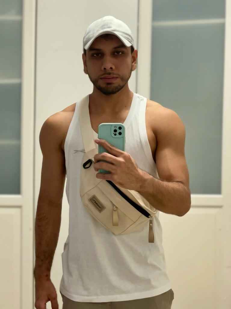 Chico busca chica en Málaga: 