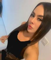 672144982: Chica busca chico en Barcelona