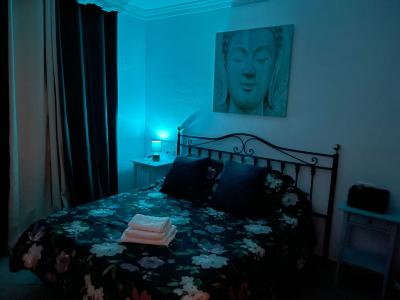 614665154: Chica busca chico en Málaga