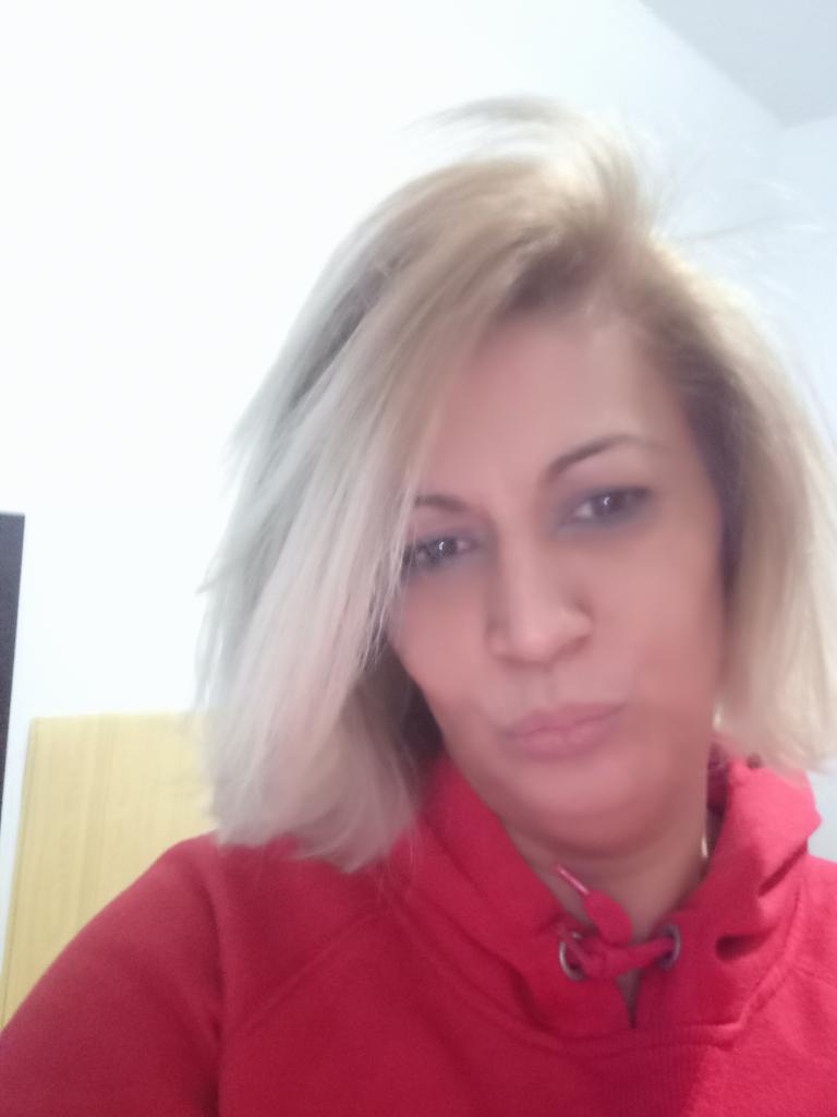 Chica busca chico en Almería: 