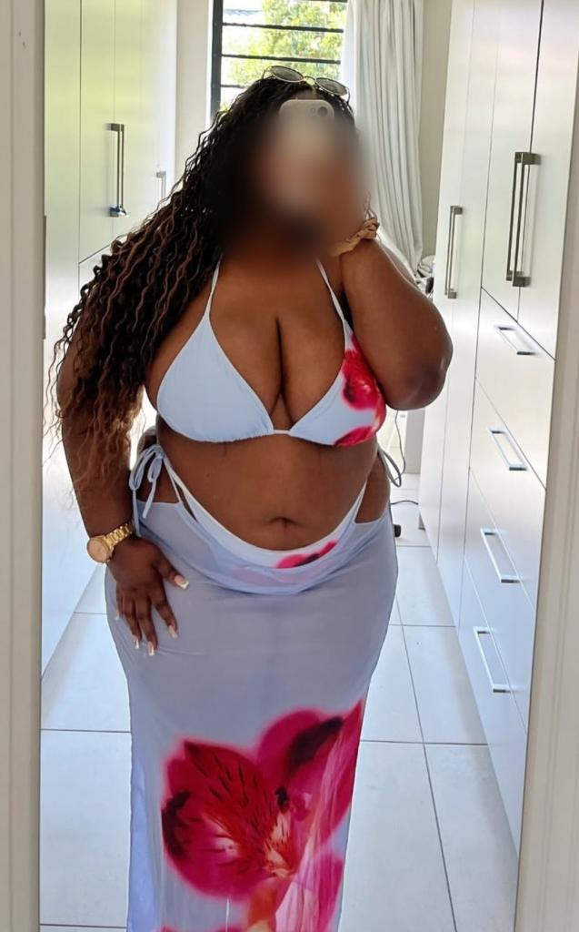 643289386: Chica busca chico en Sevilla