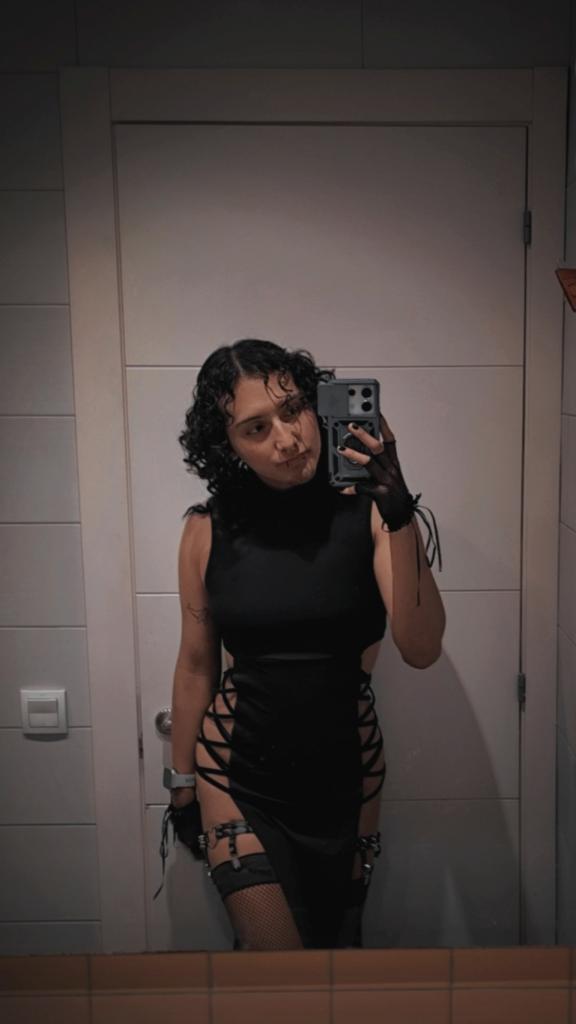 635129739: Chica busca chico en Barcelona