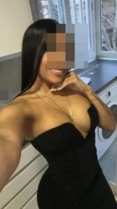657951763: Chica busca chico en Sevilla