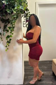 607264651: Chica busca chico en Barcelona