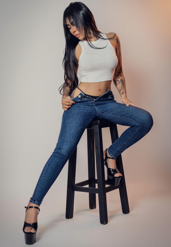 Chica busca chico en Menorca: 