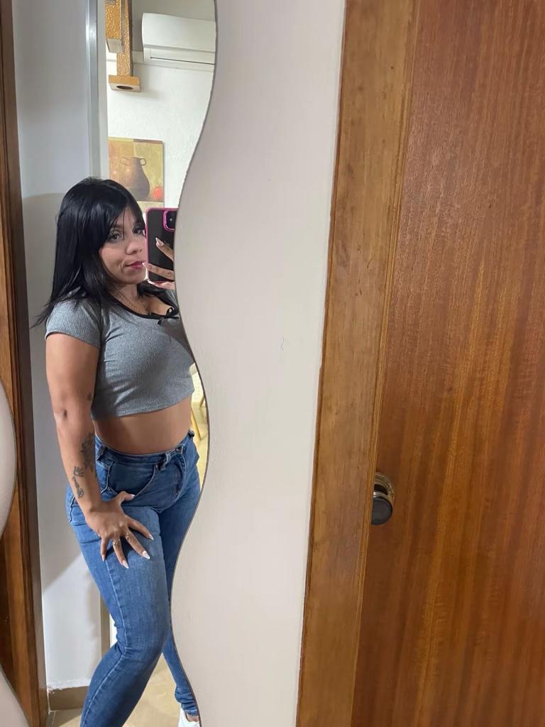 600686809: Chica busca chico en Almería