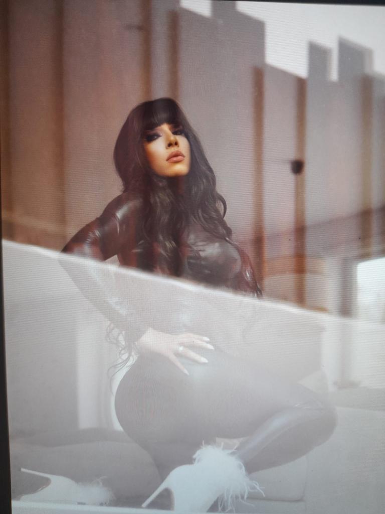 643706066: Transexual en Pontevedra