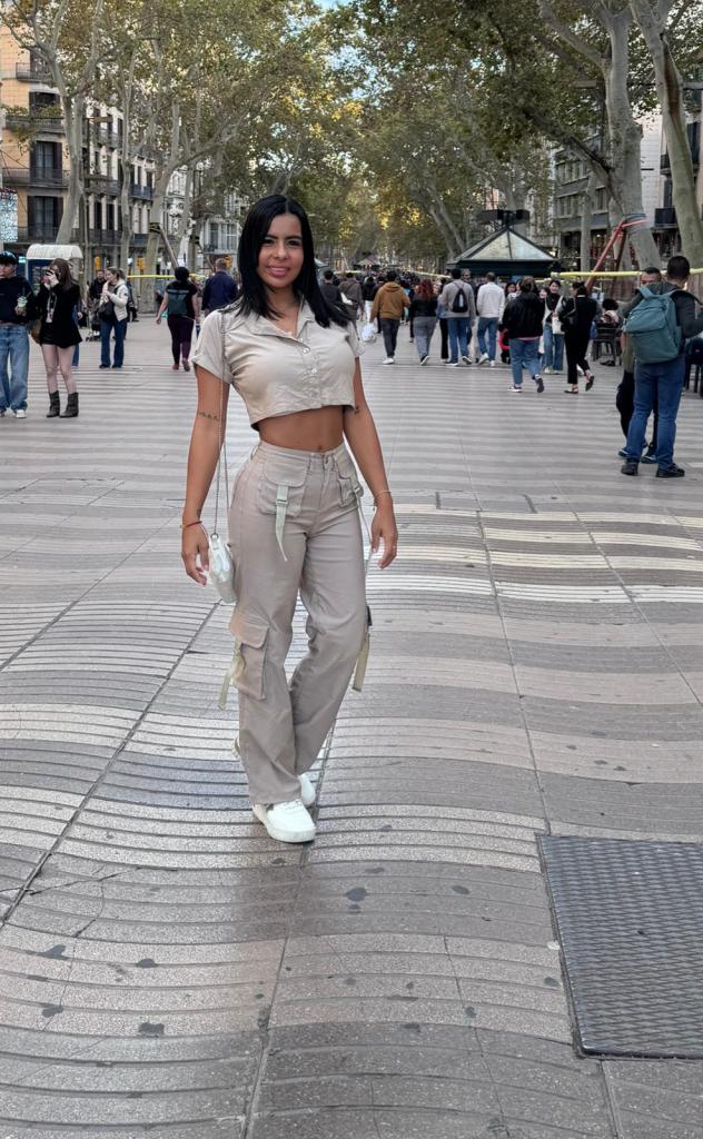 744251432: Chica busca chico en Málaga