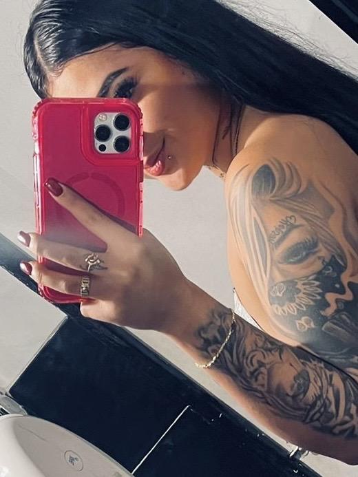 Chica busca chico en Huelva: 