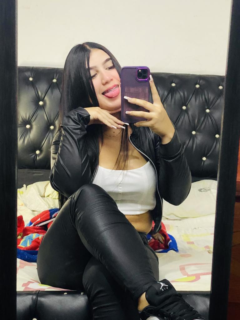 Chica busca chico en Granada: Chica busca chico